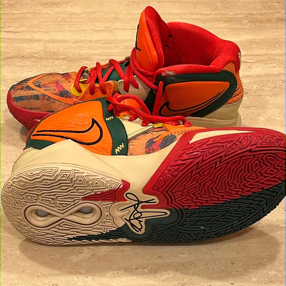 NIKE KYRIE INFINITY 1 WORLD 1 PEOPLE YOUTH AUTHENTIC SNEAKER HARDLY WORN SZ.6.5